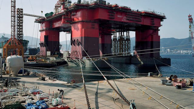 struth-10011-semi-submersible-rig-1