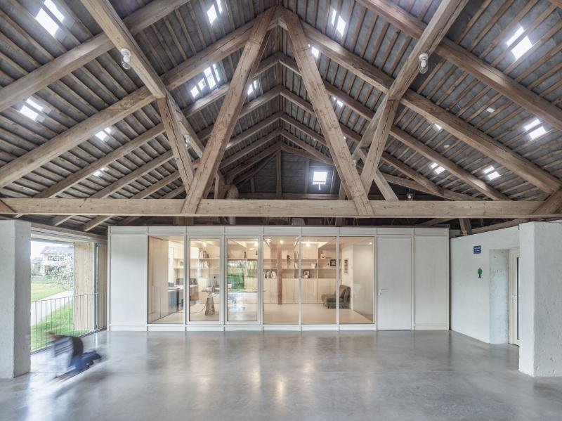 mia2-architektur-kurt-hoerbst-studio-in-the-hay-barn