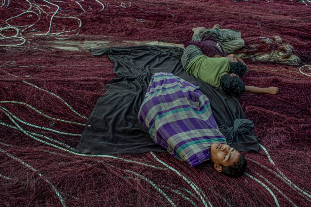 04.Resting-on-the-Net